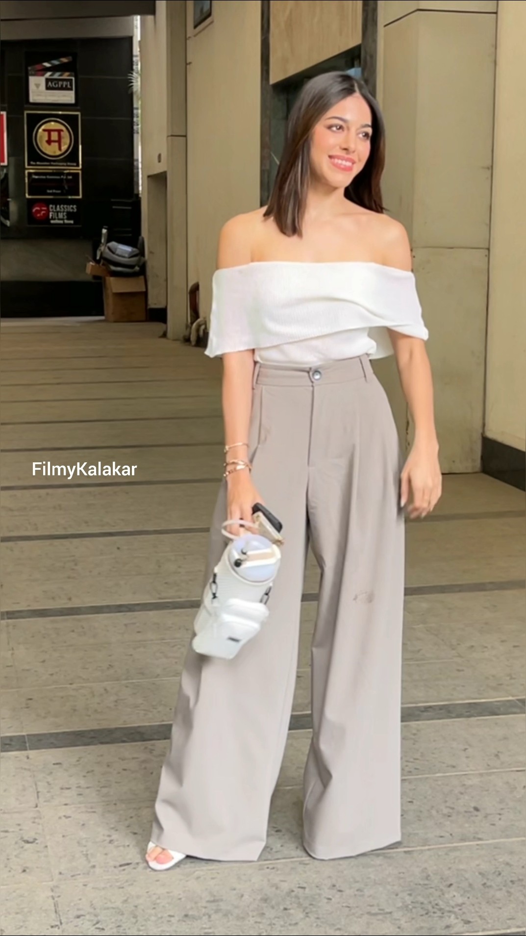 #alayaf carrying her cute sipper as she steps out to slay in the city ? #filmykalakar
