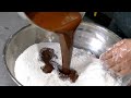 특허받은 떡 브라우니!? 떡 명인의 쫜득 꾸덕한 초콜릿 쌀 브라우니 Making amazing rice cake brownies - Korean street food