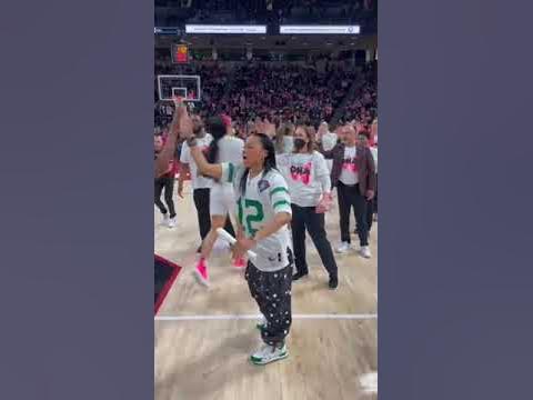 Dawn Staley rocks Randall Cunningham throwback for Super Bowl