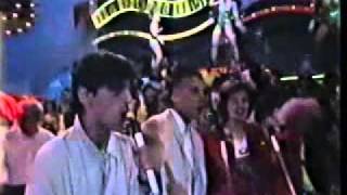 Video thumbnail of "Titãs - Bichos Escrotos - Programa do Chacrinha 1988"