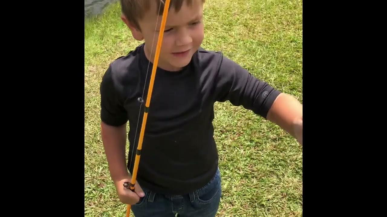 @statelineoutdoors9 Stateline Outdoors-2020-How to put a cricket on - How To Put A Cricket On A Hook