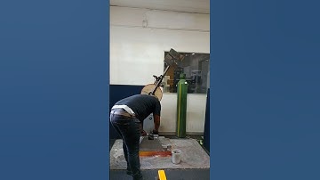 HOW TO DROP AND SWING HEAVY MANUAL HAMMER IN PERFORMING TOUGHNESS RESISTANCE TEST ON MOUTON CHARPY