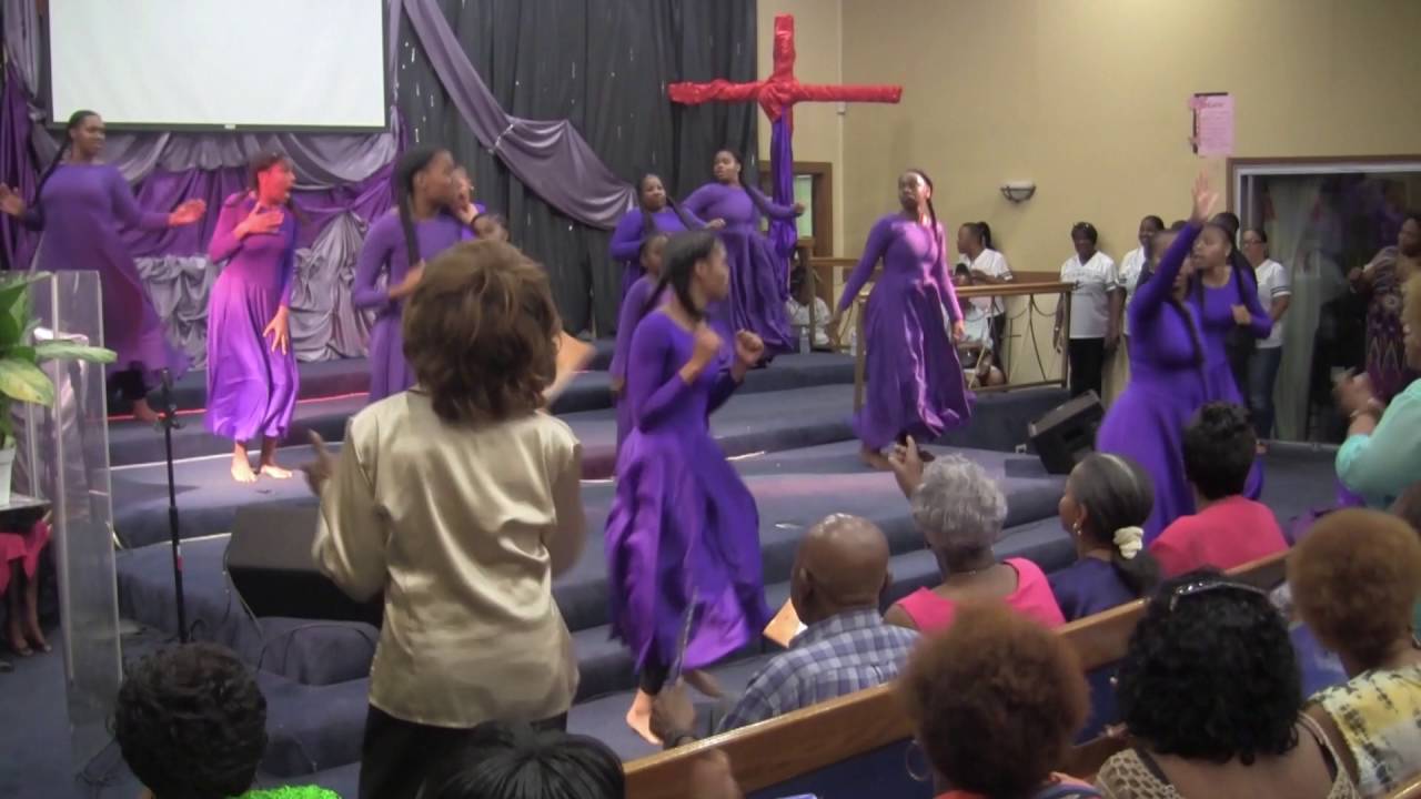 Tasha Cobbs put a praise on it praise dance