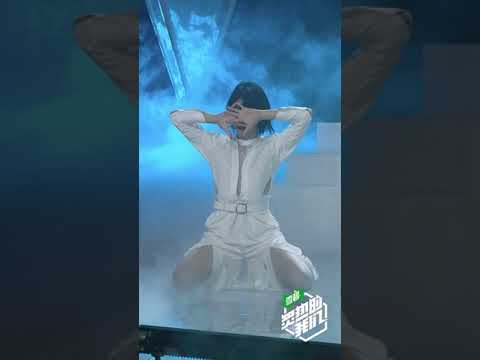 【火箭少女101】炙熱的我們《怪美的》Yamy直拍──頂級表現力與控制力舞擔！原創Rap炸翻全場