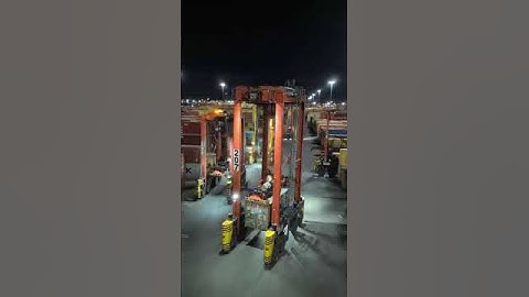 #ports #machine #containers #shipping #import #export #business #cargo