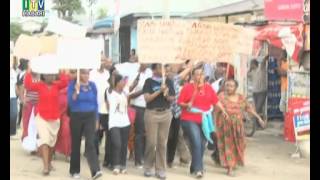 Jeshi La Polisi Kanda Maalum Ya Dar Es Salaam Limetumia Maji Ya Kuwasha Kuwatawanya Wanawake