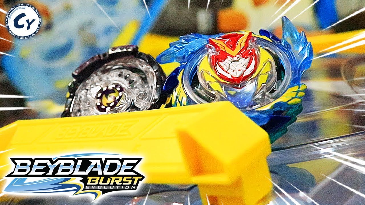 Hasbro - Beyblade - Sword Valtryek V5 em Promoção na Americanas