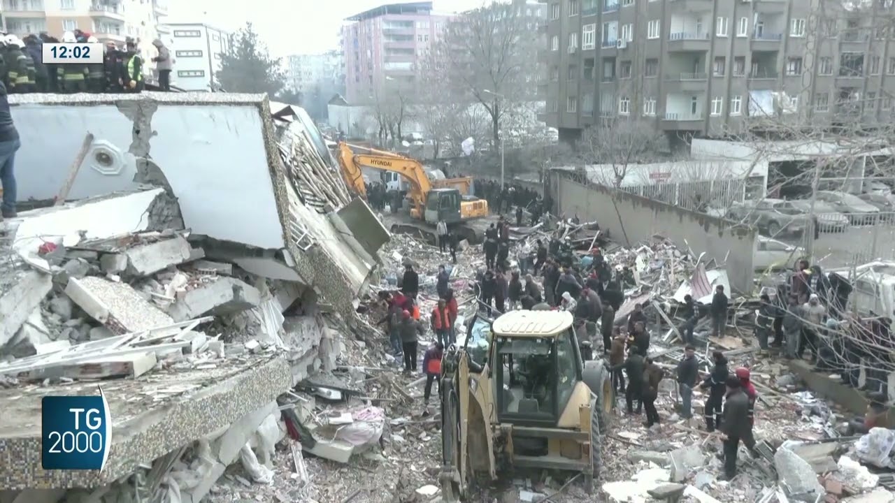 Terremoto tra Turchia e Siria, oltre mille morti e migliaia di feriti