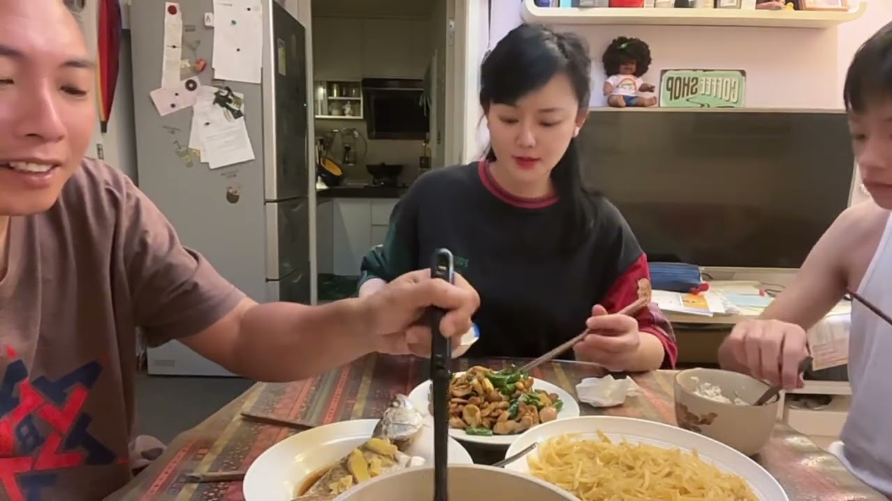 广东香港地区觉得哦做饭太辣，川渝地区觉得我太清淡，众口难调呀