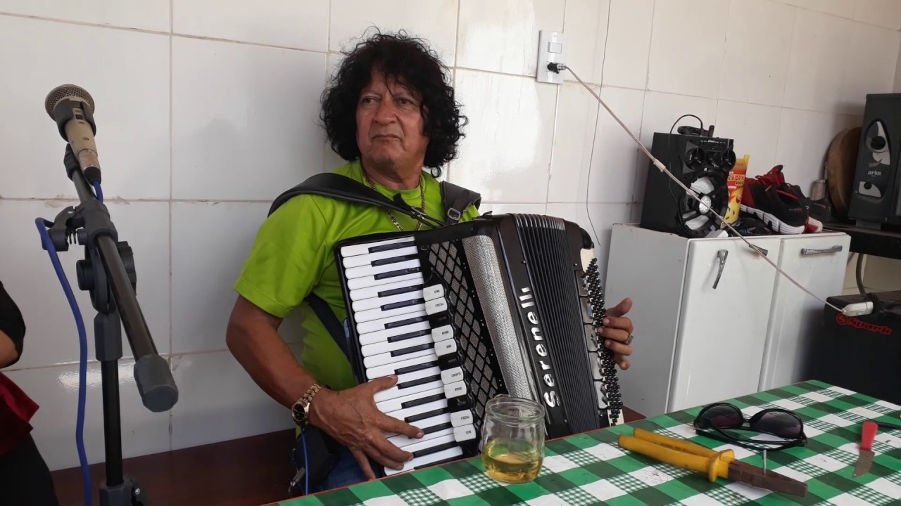 ESCADARIA - CHICO CABELUDO