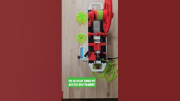 The recycler turns PET bottles into filament