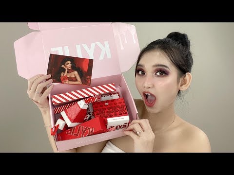 kylie-cosmetics-2019-holiday-collection-swatch-and-review