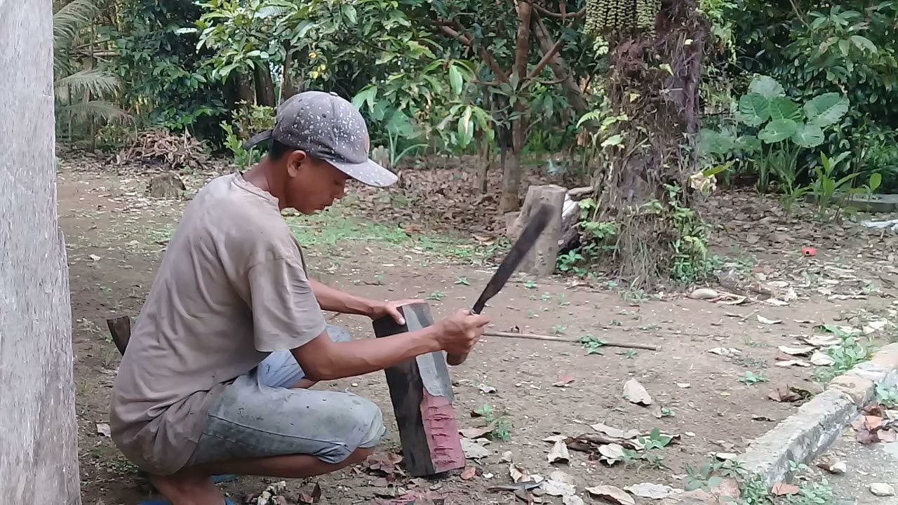 Membuat pemukul aren kayuraja