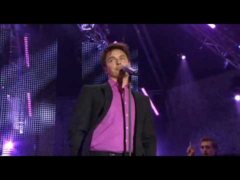 John Barrowman - I Won't Send Roses (Faenol Festival)