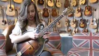 Weber Fine Acoustic Instruments: Sierra Hull performs Weber Octave in Nashville, TN chords