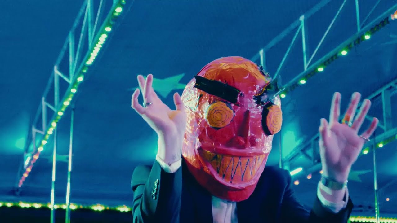 Louis Beton - Monster adlı videoyu YouTube'da izle Louis Beton - Monster adlı videoyu YouTube'da izle