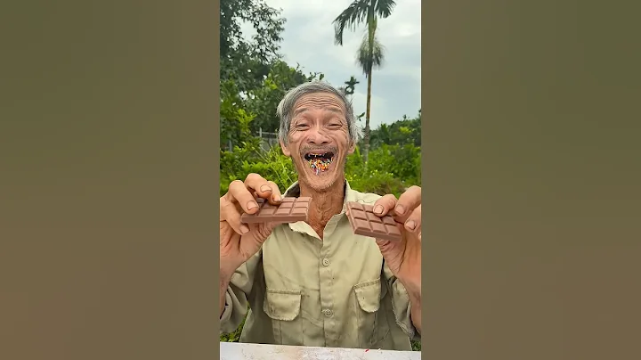 Poor grandpa breaks a super cute chocolate bar 🪄🍫🍬🍡🍭✨ #shorts #cute