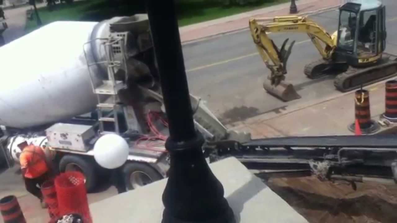 Cement Truck Unloading Concrete Using Conveyor Belt YouTube