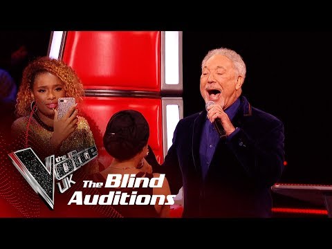 Sir Tom Jones x Bethzienna Williams' 'Cry To Me' | Blind Auditions | The Voice Uk 2019