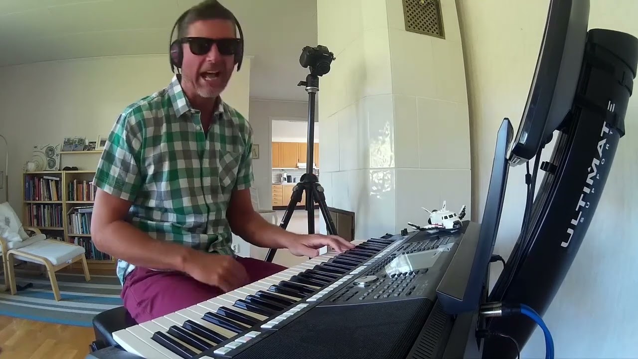 Funky "Street Life" on old PSR Arranger Keyboard