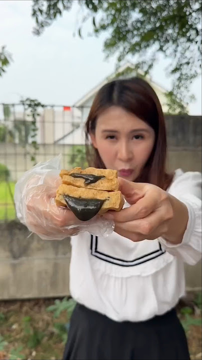 Download lagu Video random nih …. Waktu lewat kelihatan jajanan pinggir jalan yang jarang ada , mampir deh