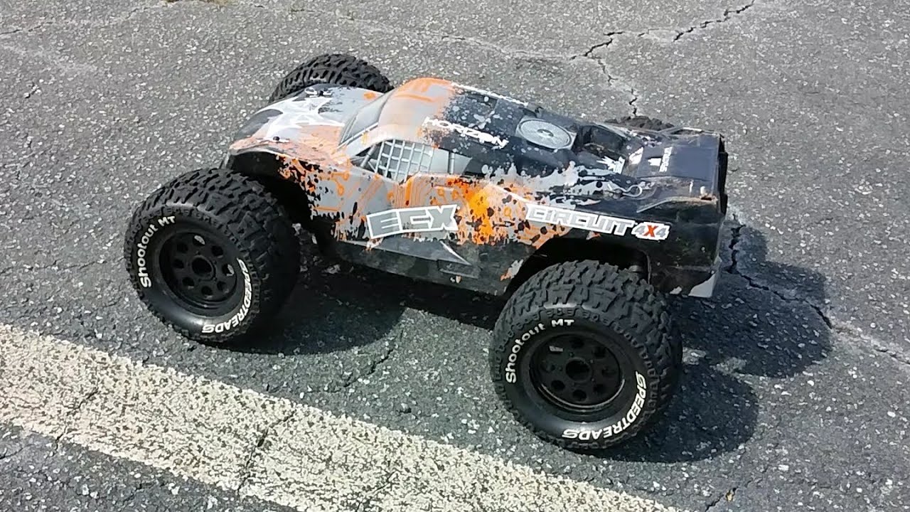 Ecx Circuit 4x4 with Ruckus Tires and Wheels - YouTube