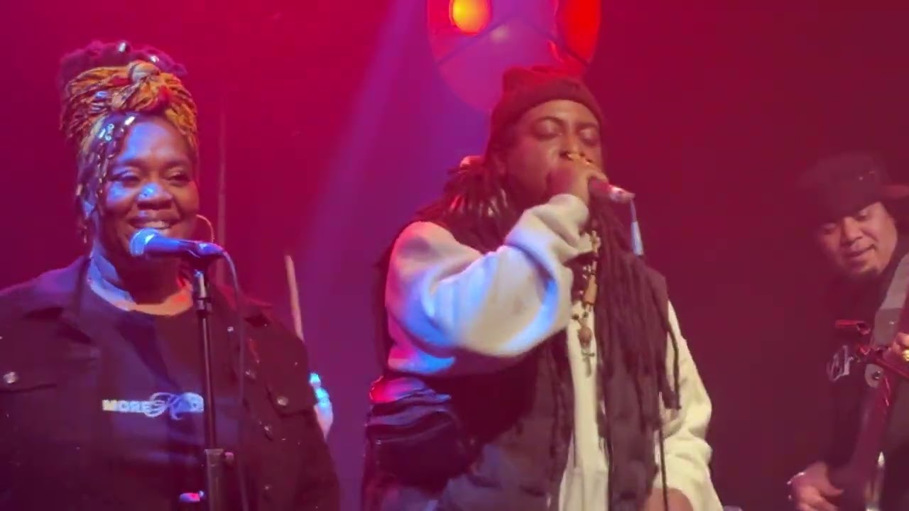 Give Praise by Jah Decko and Capitol Roots Band @ Toekomst Muziek Amsterdam