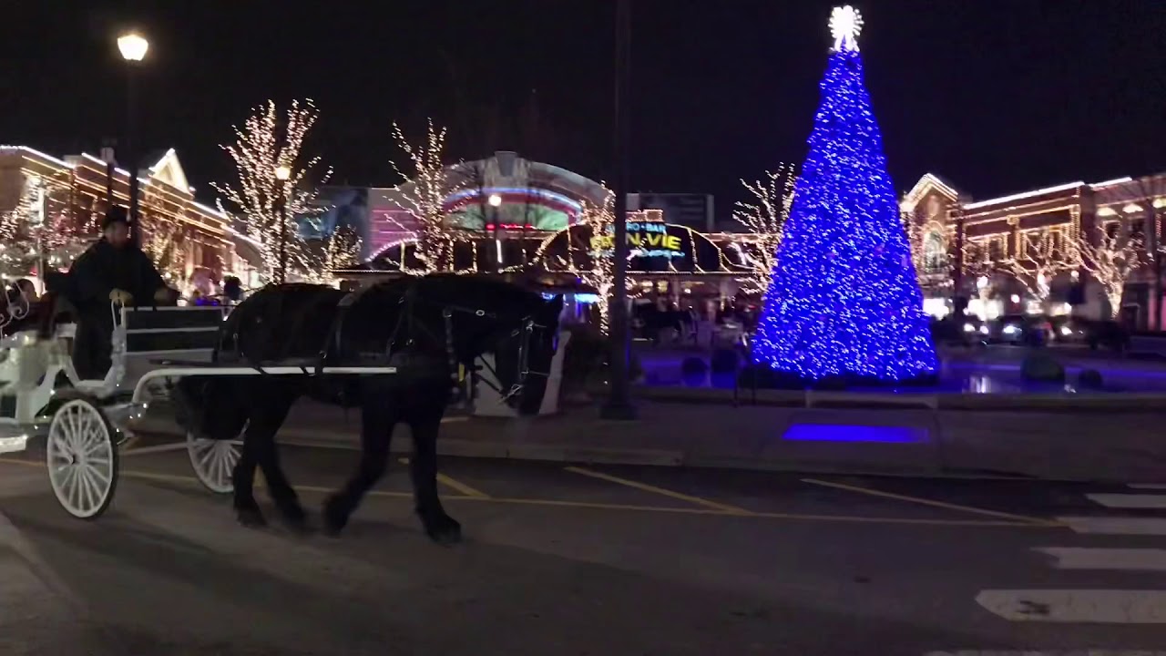 Columbus Ohio Christmas lights/ Easton Mall  YouTube