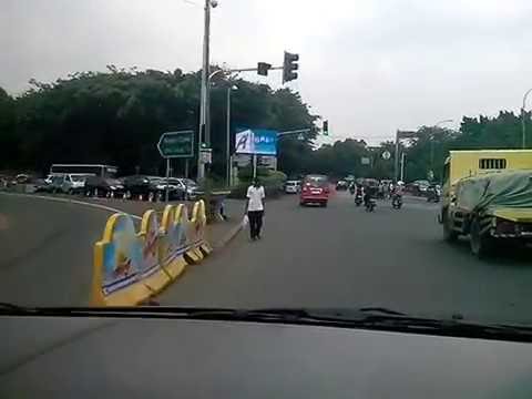 Pintu 1 Taman Mini Arah Jl Pondok Gede Gorong2 Sedang Di Perbaiki