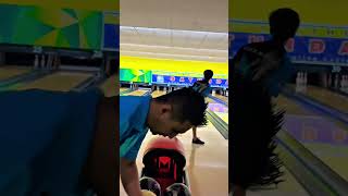Linyang brook #bowling #strike #two #hand #beginner #kaboler #follow #foryou