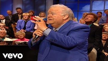 Bill & Gloria Gaither - The Longer I Serve Him [Live] ft. Doug Oldham