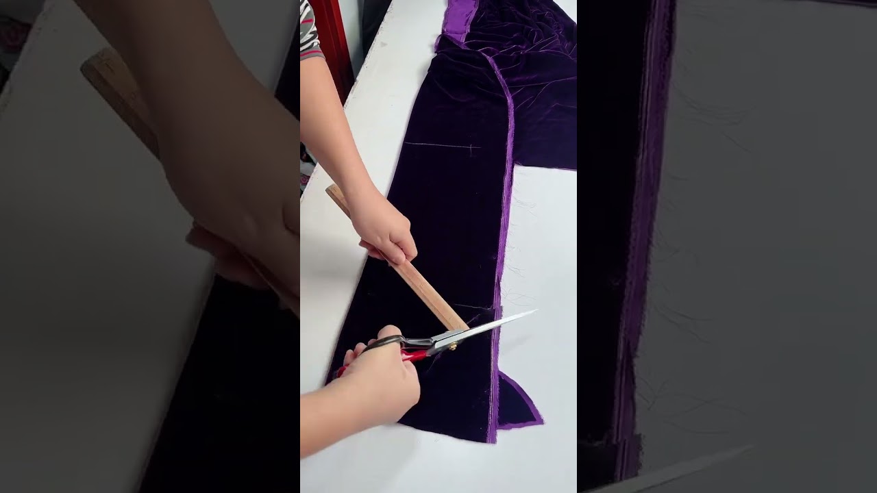 Удивительный процесс ручной резки фиолетовой ткани ✂️ ✂️ 