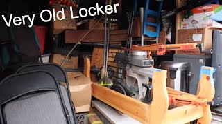 Old Vintage Storage Locker Abandoned.. Until Just Now