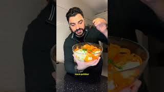 Acıktım ama ağır bir şey istemedim. 5 dakikada bol soslu salata yaptım 🥗Gece acıkmalarına birebir!