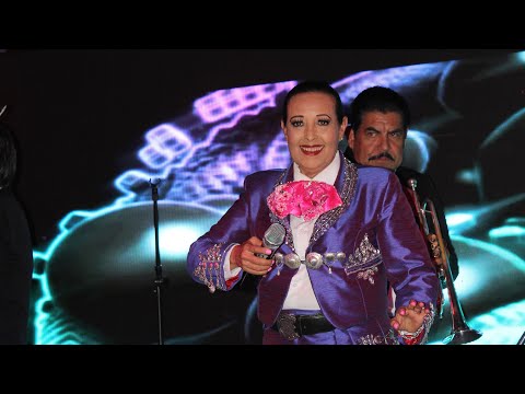 Rozenda Bernal Cantando