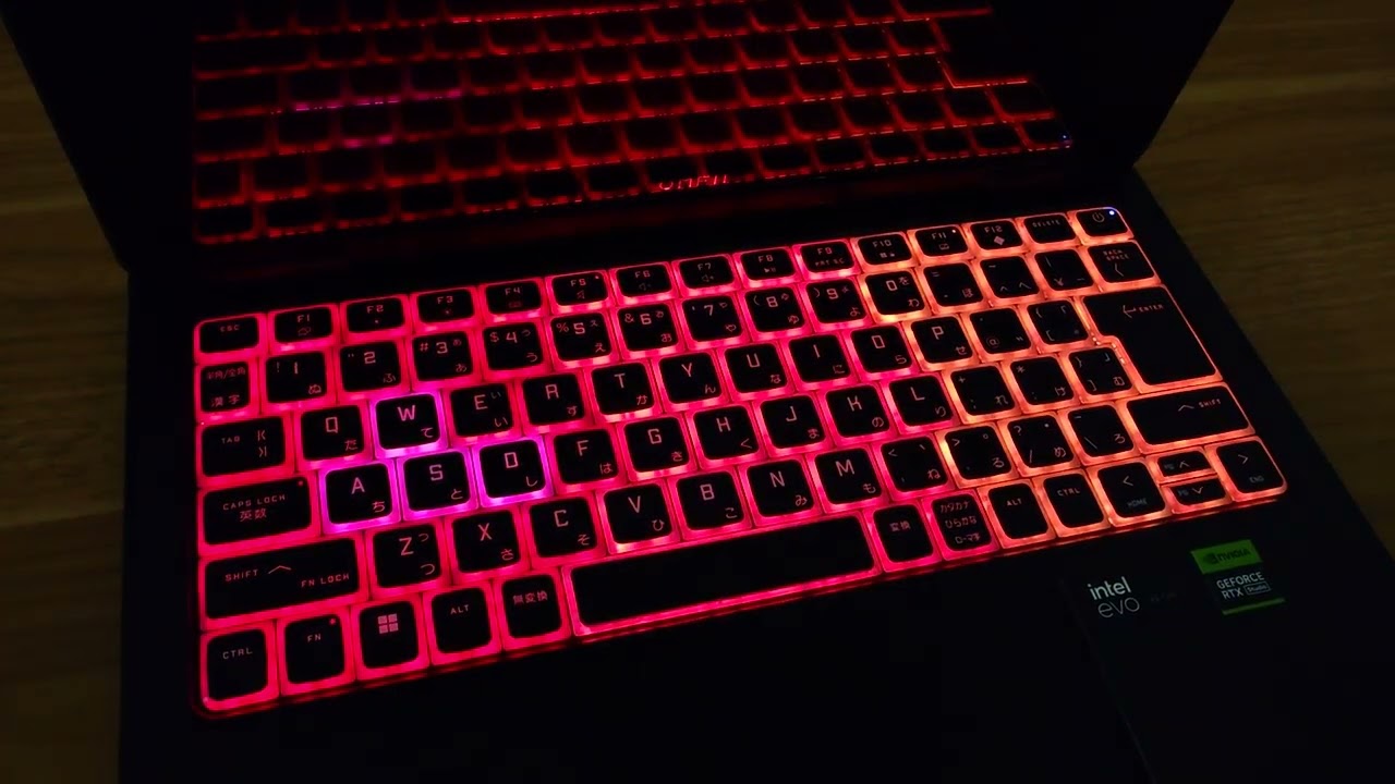 HPのゲーミングPC「OMEN Transcend 14」起動時のキーボード点灯 - YouTube