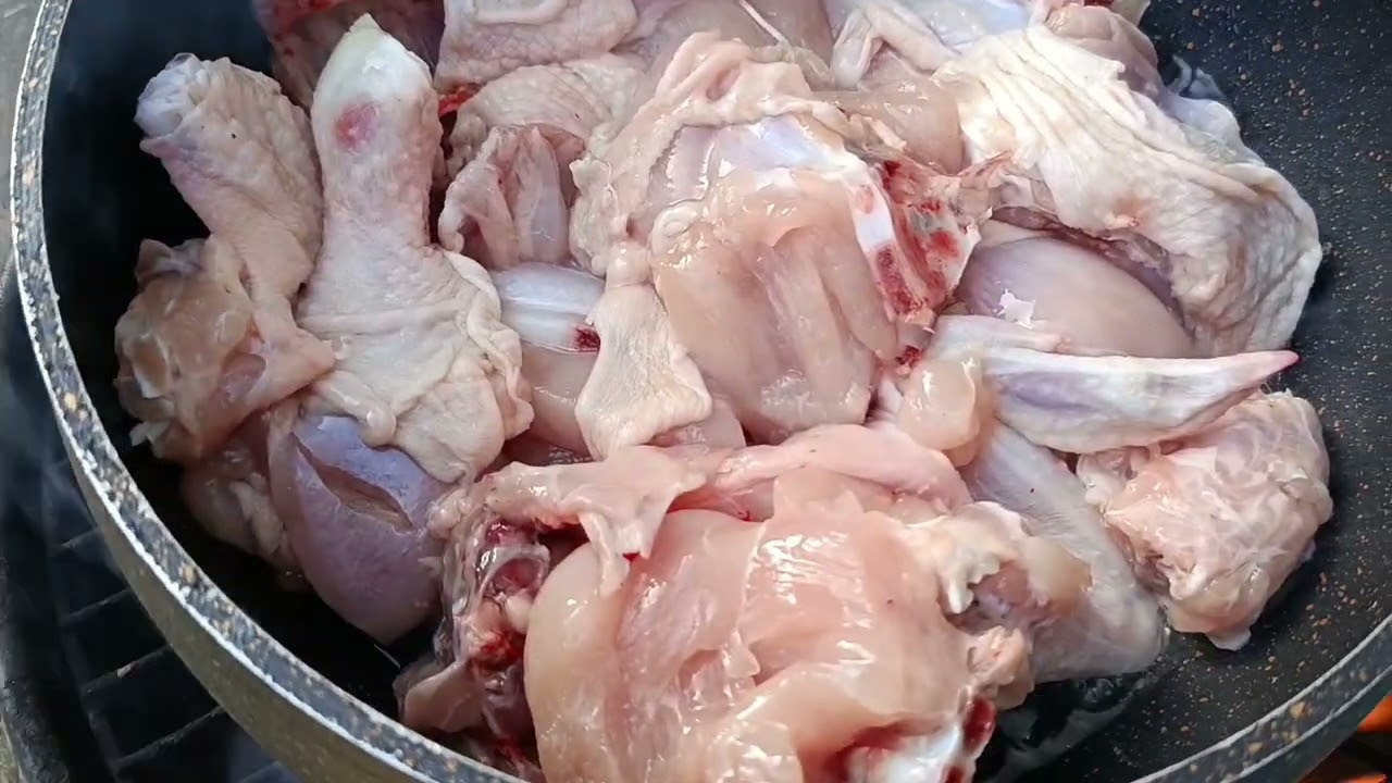 Je cuisine du poulet avec des légumes de mon potager, готовлю курицу с овощами из своего огорода 