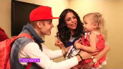 Justin Bieber - Sneak Peek - Serenades Bryn