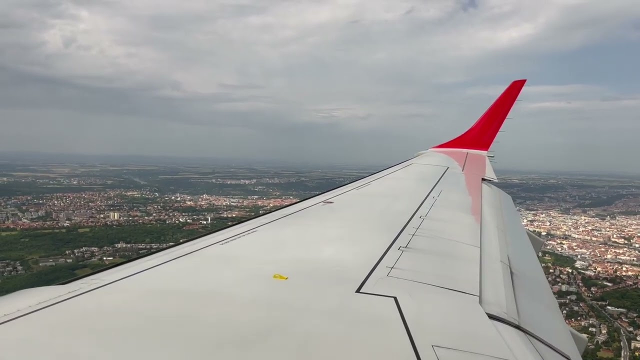 [HD] | VIEW OF PRAGUE! | Austrian Airlines E190 Landing in Prague (PRG)