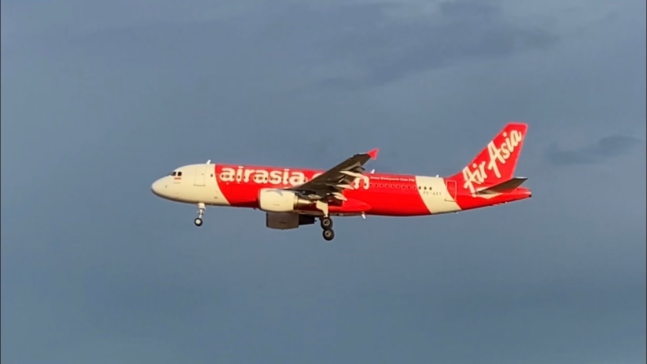 Early morning plane spotting arrivals and departures at Adelaide Airport 
