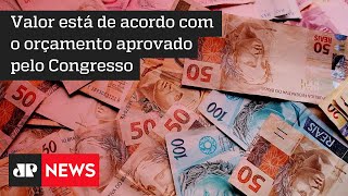 Bolsonaro anuncia salário mínimo de R$ 1.212 para 2022