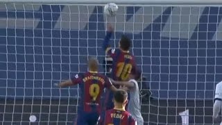 Messi tries to do the "Hand of God"