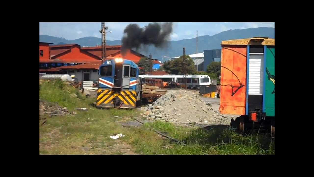 Locomotoras del Incofer en movimientos de acomodo de vagones
