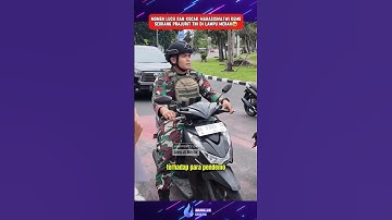 Aksi kocak mahasiwa/wi demo prajurit TNI di lampu merah 🤣