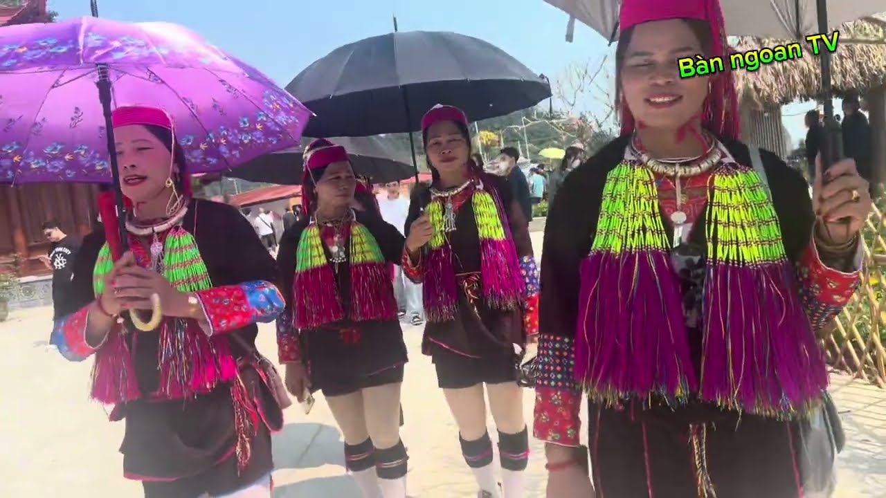 ngày 22 tháng 2, 2026 hát tiếng dao chị em đi lễ chùa cái bầu 