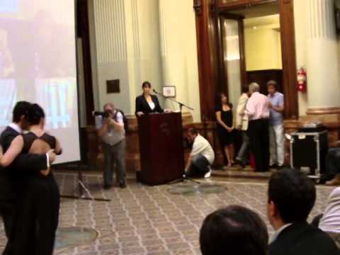 Javier Loguzzo y Andrea Brizuela en el Salón de los Pasos Perdidos, Congreso de la Nación