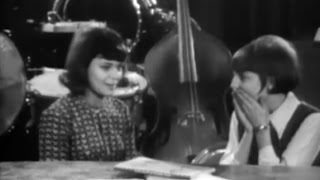 Candid Camera Classic: Gorgeous Teacher screenshot 4