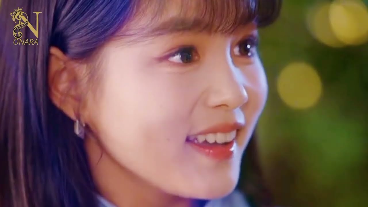 بنت خرساءمبتعرفش تتكلم وقعت فوق مليونير بارد وباسته بالغلط ومن ساعتها بتبوسه كل يوم عشان تتكلم #ملخص