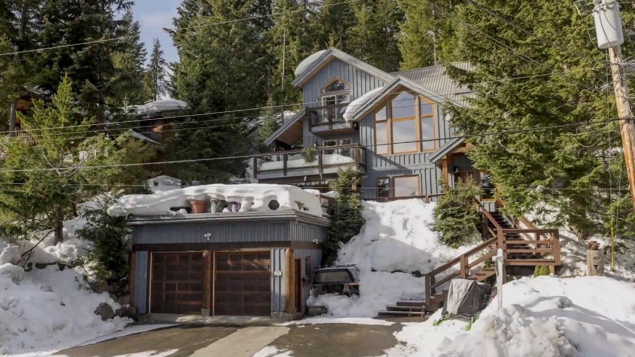 8288 Valley Drive - Whistler Home with Mountain Views