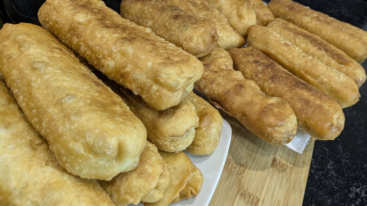 Пирожки как пух пузырчатые и хрустящие! Зачем в тесто кипяток? Потрясающий результат!